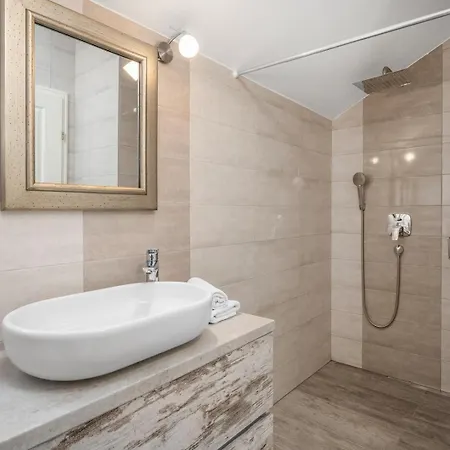 Filipetti In Center, 4 En-suite Bedrooms Charming Stone House, Heated Private Pool, 600m From Villa